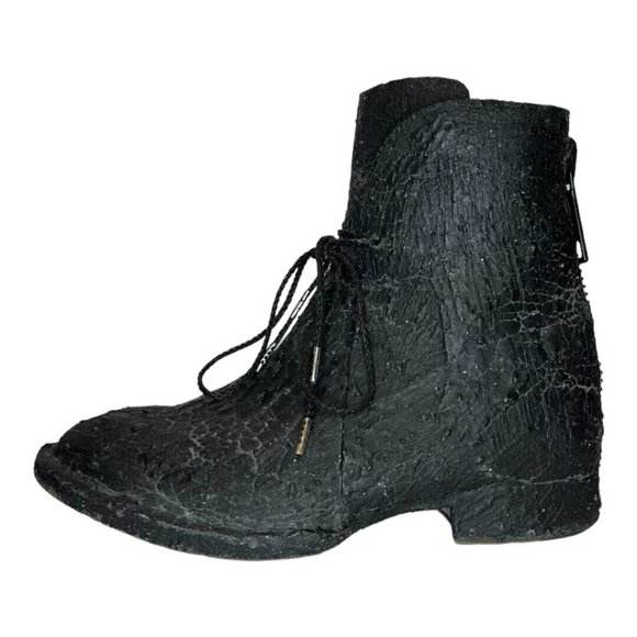 $1100 Barny Nakhle Black Distressed Coated Crackle Leather Boot size 37 - Picture 1 of 8